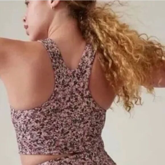 New with Tags Athleta conscientious crop small.  removable Cup D-DD great gift - Picture 5 of 9
